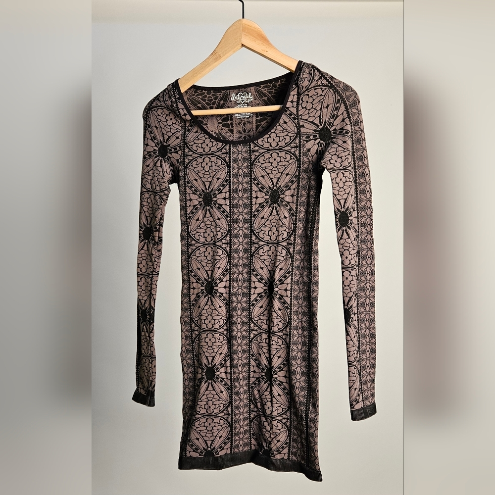 Free People Intimately Fitted Seamless Long Sleeve Top Size M/L